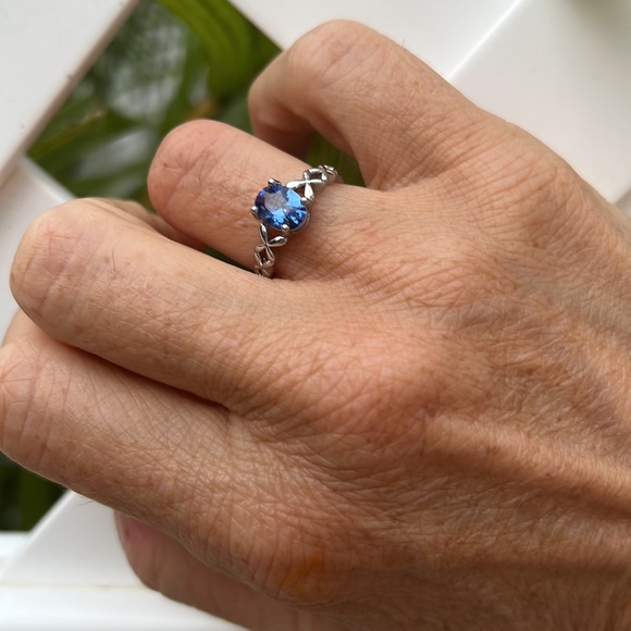 Dainty cz sapphire ring, Sz 7 - Picture 3 of 9